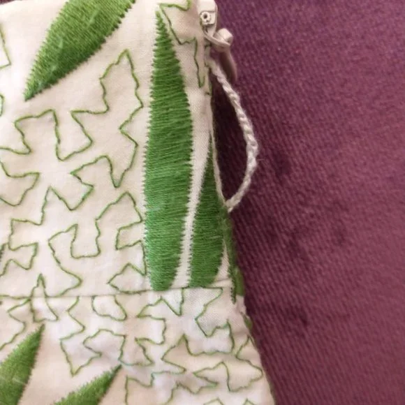 Elie Tahari Embroidered Skirt, Sz 8 - Picture 5 of 5